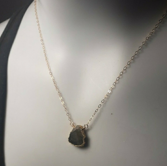 LABRADORITE & 14K GF NECKLACE - Picture 5 of 9